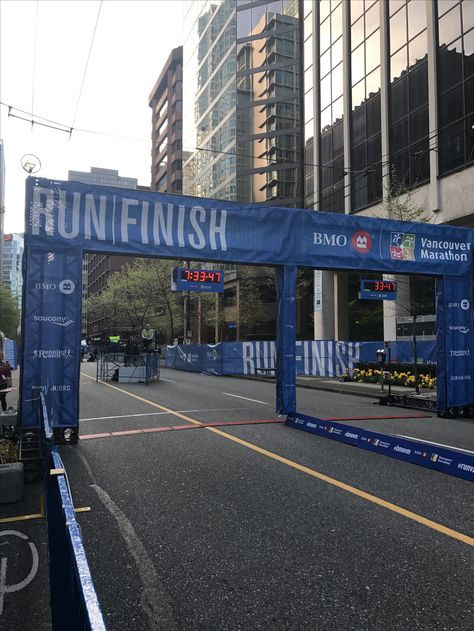 5k Finish Line, Half Marathon Finish Line, Marathon Finish Line Aesthetic, Marathon Finish Line Pictures, Marathon Vision Board, 5k Aesthetic, Vancouver Marathon, Marathon Aesthetic, Running Vibes