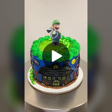 Luigi Mansion Cake, Luigi Cake, Luigi Mansion, King Cakes, Luigi's Mansion, Castle Cake, Cake Videos, Dark Moon, Moon Cake