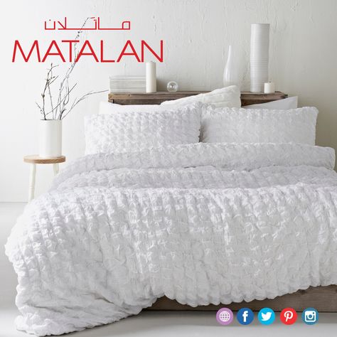 Freshen your bedroom interior with this seersucker duvet cover  www.matalan-me.com  #matalanme #fashion #fashionblogger #home #homeideas #bedding #ilovematalanme #btcfashion Knit Comforter, Sherpa Bedding, Seersucker Bedding, Double King Size Bed, King Size Bed Sheets, Fluffy Knit, Second Hand Furniture, White Duvet Covers, White Duvet