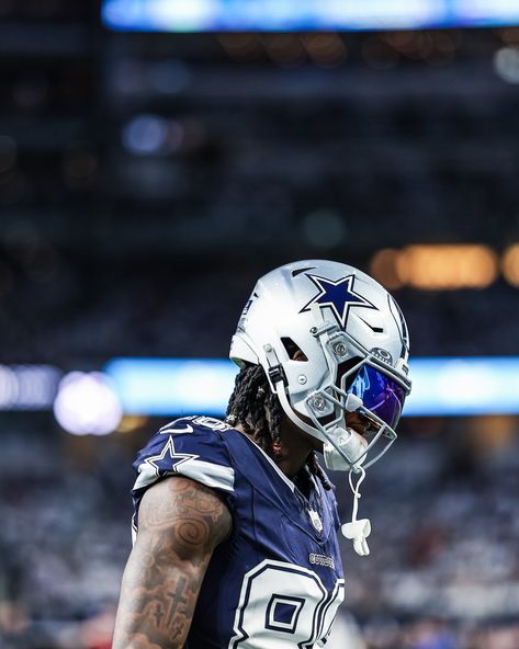 Cee Dee Lamb Wallpaper, Ceedee Lamb Wallpaper, Dallas Cowboys Football Wallpapers, Lamb Wallpaper, Cowboys Wallpaper, Ceedee Lamb, Oregon Football, Dallas Cowboys Wallpaper, Football Pics