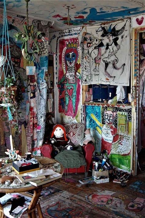 Art Room Ideas, Artist Loft, Messy Room, World Of Art, Grunge Room, My Art Studio, Arte Inspo, Room Design Bedroom, Dream Room Inspiration