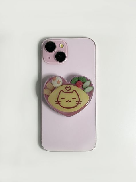 Pop Socket Aesthetic, Phone Case With Popsocket, Popsocket Design, Creative Iphone Case, Cat Phone Case, Artsy Aesthetic, Phone Inspo, Kawaii Phone Case, Pretty Iphone Cases