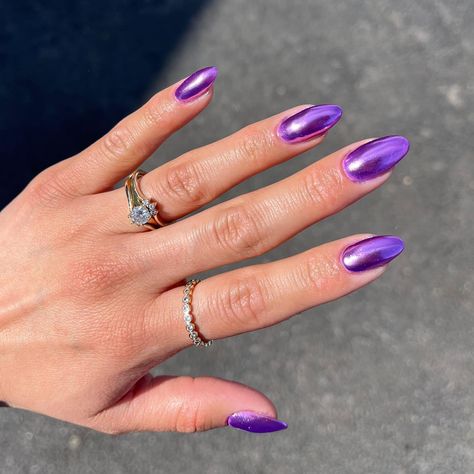 Purple Nails Glitter, Purple Chrome Nails, Acrylic Nail Designs Coffin, Dark Purple Nails, Purple Chrome, Purple Ombre Nails, Hoco Nails, Purple Glitter Nails, Cute Short Nails