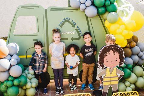 Thank you to our friend from LA, Victoria P for submitting this gorgeous little party with a beautiful message. Lennon celebrated his third birthday party with a worthy theme – he��’s teaching the world how to recycle! Complete with his own truck and a visit from his favourite local waste removalists, this party was both [...] The post Recycling Themed 3rd Birthday – Lennon’s Changing The World appeared first on Confetti Fair. Importance Of Recycling, Truck Theme Birthday, Trash Truck, Truck Theme, How To Recycle, Third Birthday Party, Recycle Cans, Truck Birthday, Changing The World