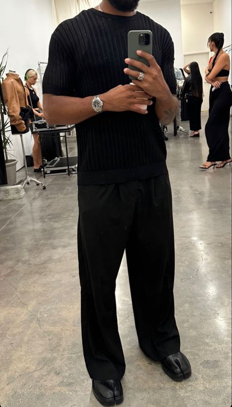 All Black Fashion Men, Male Outfits Classy, Black Male Outfits Aesthetic, Men All Black, Classy Outfits Men 2024, All Black Streetwear Outfit Men, Clean Men Aesthetic, All Black Party Outfit Men, Men’s All Black Outfit