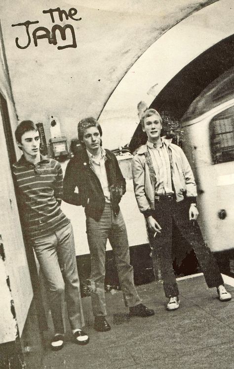 The Jam. Cover of Down in the tube station at midnight. In my opinion THE greatest song ever written! The Jam Poster, Mod Culture, Mod Music, Garage Punk, The Style Council, New Wave Music, 70s Punk, Paul Weller, British Music