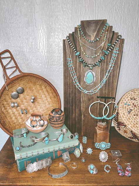 Western Jewelry Display, Boutique Jewelry Display, 2023 Apartment, Turquoise Tuesday, Western Fashion Jewelry, Chunky Silver Jewellery, Silver Display, Fit Checks, Turquoise Bar