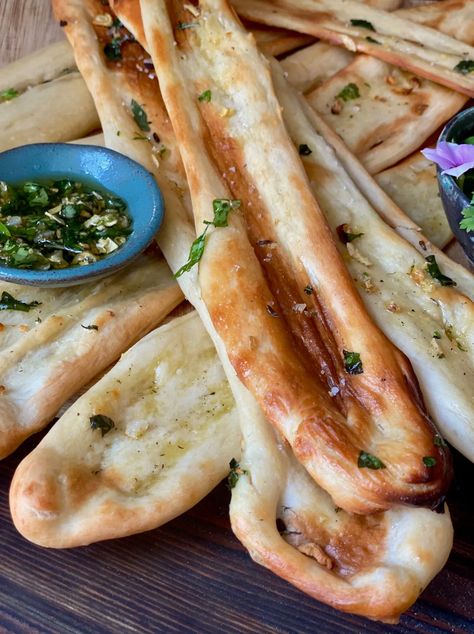 Crispy Focaccia Bread with Garlic Herb Oil - Soul&Streusel Crispy Foccacia Bread, Crispy Focaccia, Bread With Garlic, Crispy Flatbread, Homemade Focaccia, Foccacia Bread, Herb Oil, Focaccia Bread Recipe, Bread Sticks