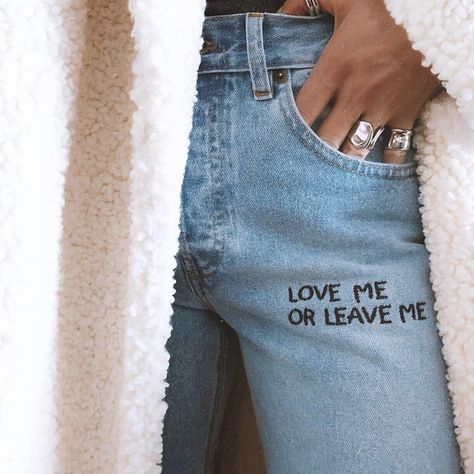 M A R G A R I T A στο Instagram: "Love me or leave me 💭" Love Me Or Leave Me, Haute Couture Embroidery, Painted Clothes Diy, Diy Vetement, Painted Jeans, Embroidery On Clothes, Denim Diy, Painted Denim, Painted Clothes