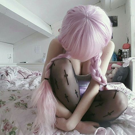 Pastel Goth Inspiration! This blog claims no ownership over any images posted unless otherwise noted. TeenHearts Discount code: PASTELGOTHLING 👽 Goth Inspiration, Pastel Goth Aesthetic, Bubble Goth, Pastel Goth Outfits, Pink Goth, Pastel Goth Fashion, Pastel Grunge, Kawaii Goth, Pink Coquette