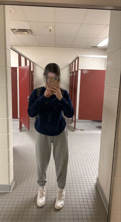 Sweat Pants With Converse, Nike Socks Over Sweatpants, Sweatpants And Air Force Ones Outfit, How To Style Grey Nike Sweatpants, Crocs Sweatpants Outfit, Athletic Outfits Sweatpants, Crewneck And Sweatpants Outfit, Socks Over Sweatpants Outfit, Outfits With Nike Sweatpants