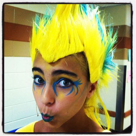 Flounder makeup Flounder Makeup The Little Mermaid, Finding Nemo Makeup Ideas, Sebastian Makeup Little Mermaid, Flounder Costumes, Flounder Makeup, Flounder Costume, Mermaid Costume Makeup, Musical Makeup, Sea Creature Costume