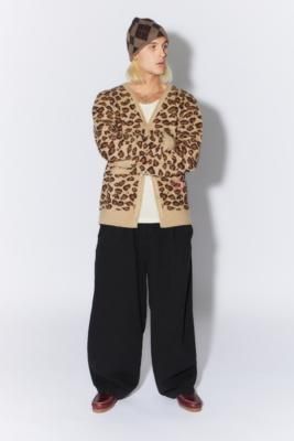 Leopard Print Cardigan Outfit, Leopard Cardigan Outfit, Eclectic Clothing Style, Eclectic Clothing, Fluffy Knit, Chic Cardigan, Leopard Cardigan, Leopard Print Cardigan, Cardigan Style