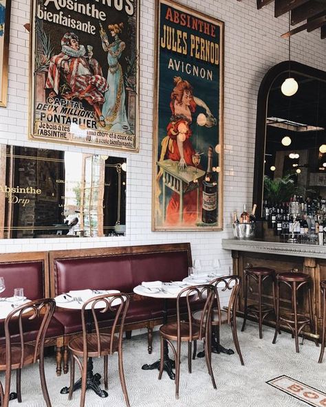 French Bistro Dining Room: the Ultimate Inspiration Guide | Decoholic Bistro Interior Design, French Bistro Kitchen, Bistro Interior, Bistro Decor, Bistro Design, Restaurant Vintage, Bistro Kitchen, Bistro Style, Cafe Bistro