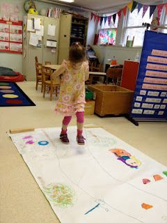 Great idea for fairy tales!  Using white butcher paper, the teacher wrote "Once up a time" at the beginning of the sheet, and "The end" at the end.  Kids drew and wrote a story in between:) Goldilocks And The 3 Bears, Basic Drawings, Fairy Dust Teaching, Fairy Tales Unit, Fairy Tale Theme, Traditional Tales, Fairytale Nursery, The Three Bears, Goldilocks And The Three Bears