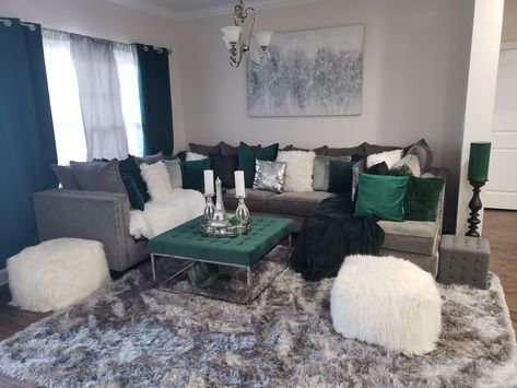 Different Color Living Room Furniture, Grey And Hunter Green Living Room, Black White And Green Living Room, Emerald Green Living Room Decor, Green Apartment Decor, Champagne Living Room, Emerald Green Living Room, Glam Rooms, Glam Livingroom