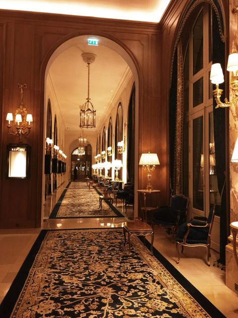 Ritz Carlton Paris, Paris Nye, Luxury Hotel Aesthetic, Luxury Lobby, Palace Aesthetic, The Ritz London, Luxury Places, Fancy Hotel, Paris Bars