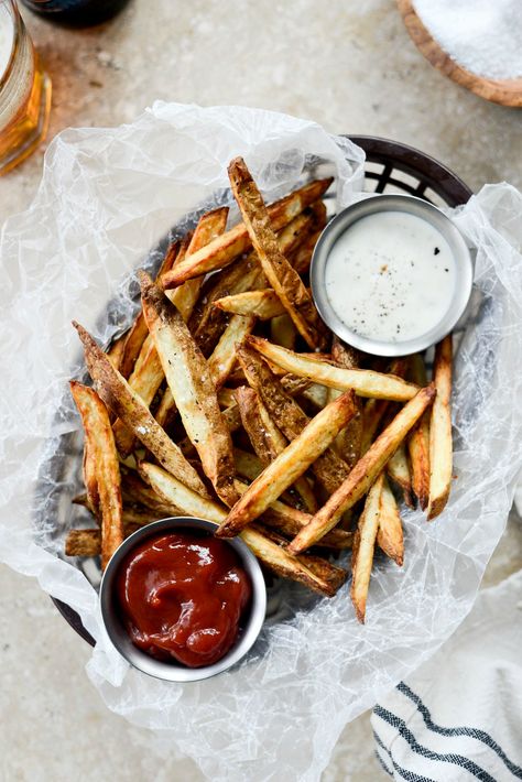 Homemade Air Fryer French Fries - Simply Scratch Homemade Air Fryer French Fries, Healthy French Fries, Air Fry French Fries, Air Fryer French Fries, Homemade French Fries, Sweet Chicken, Crispy Fry, Salad Pasta, Fries Recipe