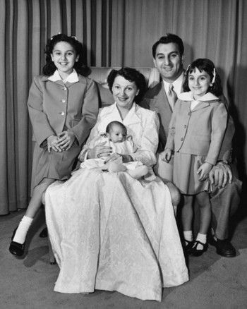 In sickness and in health: Successful Hollywood marriages – Comet Over Hollywood Christmas Celebrities, Famous Weddings, Danny Thomas, Famous Families, Marlo Thomas, Shirley Temple Black, Classic Actors, Danny Boy, Tom Jones