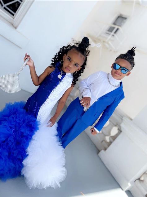 Boys Colored Hair, Kids Prom Dresses, Kid Birthday Outfits, Kids Outfits Daughters, Sneaker Ball, Black Kids Fashion, Mommy And Baby Pictures, Mom Daughter Outfits, Cute Mixed Babies