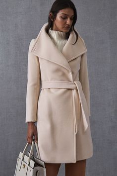 Camel Coat Outfit Classy, Camel Coat Outfit Casual, Camel Coat Outfit, Wool Wrap Coat, Peacoats, Peacoat Jacket, Stylish Coat, Wrap Coat, Camel Coat