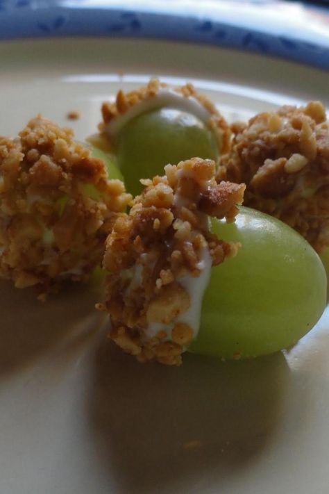 TAFFY APPLE GRAPES Taffy Grapes, Taffy Apple, Honey Roasted Peanuts, Grape Recipes, Just A Pinch Recipes, Reception Food, Just A Pinch, Taffy, Fruit Desserts