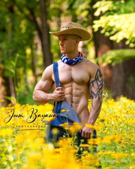 SHIRTLESS COWBOY MODELS (Click on this title to go to a gallery of 12 photos) | MATTHEW'S ISLAND Shirtless Cowboy, Ripped Fitness, Ripped Workout, School Bag Essentials, Anatomy Poses, Male Fitness Models, Country Men, Men's Muscle, Male Physique