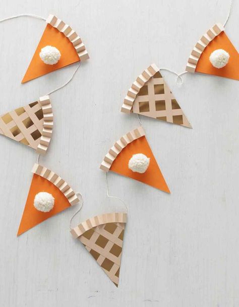 Turn your Thanksgiving into a DIY dream with these fun and chic decor projects, like this cheeky pie garland! Pie Garland, Thanksgiving Crafts To Make, Thanksgiving Diner, Easy Diy Thanksgiving Decorations, Fall Crafts Decorations, Fall Crafts For Adults, Thanksgiving Crafts Diy, November Crafts, Fall Art Projects