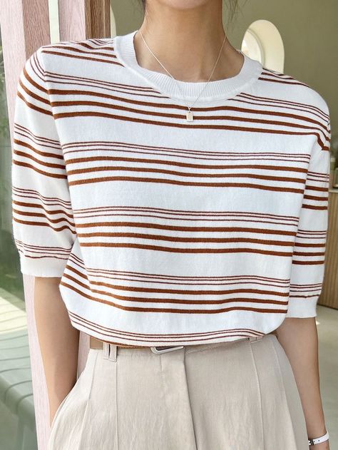 Bussines Casual Woman, Striped Top Outfit, Fashionista Clothes, Causual Outfits, Knit Tops, Simple Trendy Outfits, Elegant Shirt, Trend Fashion, Fashion Design Clothes