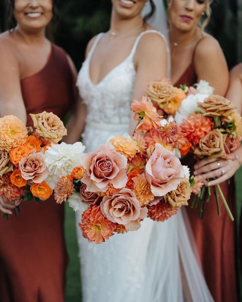 ✨Vanessa & Andrew ✨ Will forever be obsessing over these lush autumnal tones 🫠🍁🍂 Ceremony: @botanicsydney The Palm House Reception: @thegrounds Photography: @hellosweetheartau Tennessee Orange Wedding, Pink Autumn Wedding, Pink Purple Wedding, House Reception, Orange Wedding Themes, Pink Autumn, Pink Wedding Colors, Palm House, October 4th