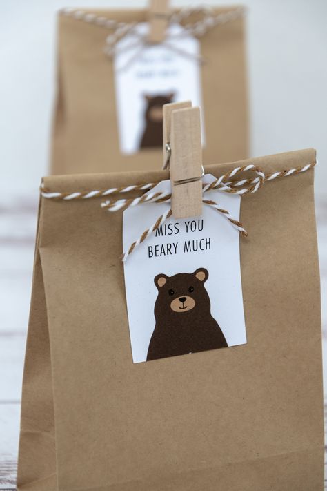 Free Printable Miss You Gift Tags. Miss You Beary Much Tags with a Cute Bear Illustration. #freeprintablegifttags #missyougifttags #kidsgiftwrapping #teacherappreciation Miss You Gifts For Friends, Smores Gift Tags Free Printable, You Are Beary Special Free Printable, S'more Gift Tags Free Printable, Bear Theme Thank You Gifts, Cute Bear Illustration, Bear Gift Ideas, Teddy Bear Thank You Tags, Embroidery Christmas Gifts