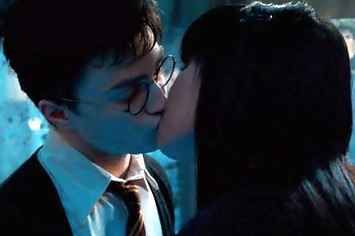 18 Jokes Only "Harry Potter" Fans Will Find Funny Harry Potter Kiss, Harry Potter Youtube, About Harry Potter, King Robert, Cho Chang, Casting Spells, Harry Potter Ships, Harry Potter Obsession, Harry Potter Series