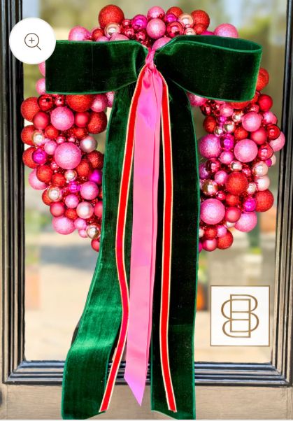 Colorful Christmas Front Porch, Outdoor Pink Christmas Decor, Pink Red Green Christmas Tree, Layered Bows For Wreaths, Outside House Christmas Decor, Garland Entryway Christmas Decor, Pink And Red Christmas Aesthetic, Pink Green And Red Christmas, Christmas Decor Ideas Red And Green