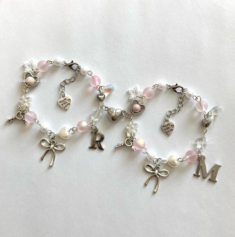 matching charm bracelets ♡ ────୨ৎ──── — ♡ ✧ customs, nfs —— ۫꣑ৎ *all items are 10% off for ERHS students * price does not include shipping ⋆˚࿔ payment methods 𝜗𝜚˚⋆ ⌗ apple pay, cash app, venmo & cash read info highlight to purchase ! ✉️ . . . #smallbusiness #beadedjewelry #beadedbracelets #handmadebracelets #bracelets #charmbracelets #handmadecharmbracelets #customcharmbracelets #custombracelets #liannasdiary Bracelet Business Name Ideas, Wire Charm Bracelet, Handmade Charm Bracelets, Scrapbook Quotes, Custom Charms, Wire Bracelet, Custom Bracelets, Dream Jewelry, How To Make Beads