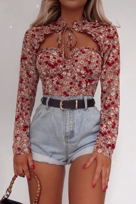 Fashion Influx Blush Floral Cupped Tie Neck Bodysuit | In The Style Lydia Rose, Mode Inspo, Girly Outfits, Looks Vintage, Tie Neck, Outfits Casuales, Shirt Top, Fashion Inspo Outfits, Spring Outfits