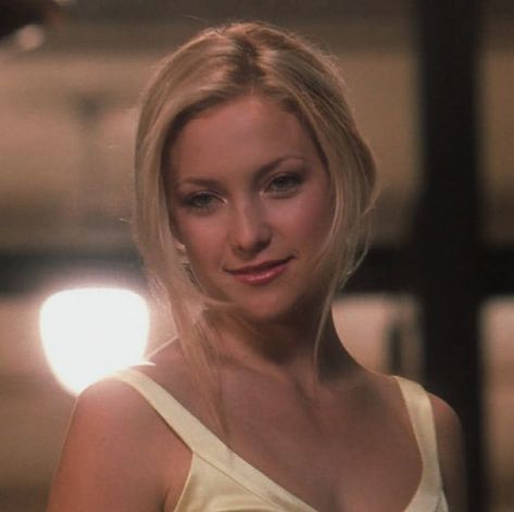 Kate Hudson How Lose A Guy In 10 Days Hair, How Lose A Guy In 10 Days Andie, Kate Hudson How Lose A Guy In 10 Days Dress, How Lose A Man In 10 Days, Andy How Lose A Guy In 10 Days, 10 Days To Lose A Guy, Kate Hudson 2000s, Young Kate Hudson, Andy How Lose A Guy In 10 Days Outfits