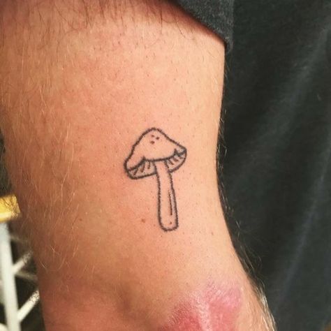 Trippy Stick And Poke, Poke Tattoo Ideas, Stick And Poke Tattoo Ideas, Stick And Poke Tattoos, Rabastan Lestrange, Stick Poke Tattoo, Stick And Poke Tattoo, Mushroom Tattoo, Grunge Tattoo