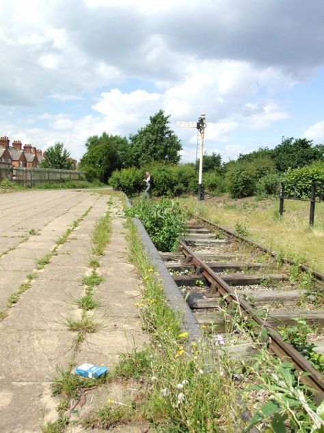 disused railway station leicester : 1064006 - PicturesOfEngland.com Lner Railway, Abandoned Railway Station, Park Entrance, Victorian Railway Station, Abandoned Railroad Tracks, Railway Line, London Necropolis Railway, Abandoned Train Station, Steam Trains Uk