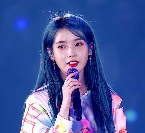 Iu Hair Color Blue, Iu Hair Color, Iu Blue Hair, Iu Blue, Iu Queen, Red Violet Hair Color, Sayaka Maizono, Red Violet Hair, Short Blue Hair