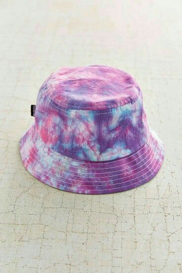 Tye dye bucket hat Cute Bucket Hats, Ty Dye, Bucket Hat Outfit, Bucket Hat Fashion, Tie Dye Hat, Tie Dye Bucket Hat, Bucket Hat Women, How To Tie Dye, Stylish Caps