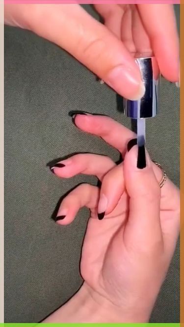 Nail Hacks Diy Polish, How To Make Nail Polish, Ring With Nail Polish, Nail Painting Hacks, Manicure Hacks, Diy Nail Polish Remover, Nails Hacks, Nail Hacks Diy, Slay Nails