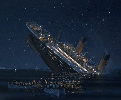 Titanic's stern rises into the air as the forward decks fill with water.  The ship eventually breaks in two, split between the third and fourth funnels. Titanic Wreck, Revolutionary Road, Titanic Sinking, Titanic Facts, Titanic History, Damien Chazelle, Titanic Ship, Titanic Movie, Rms Titanic