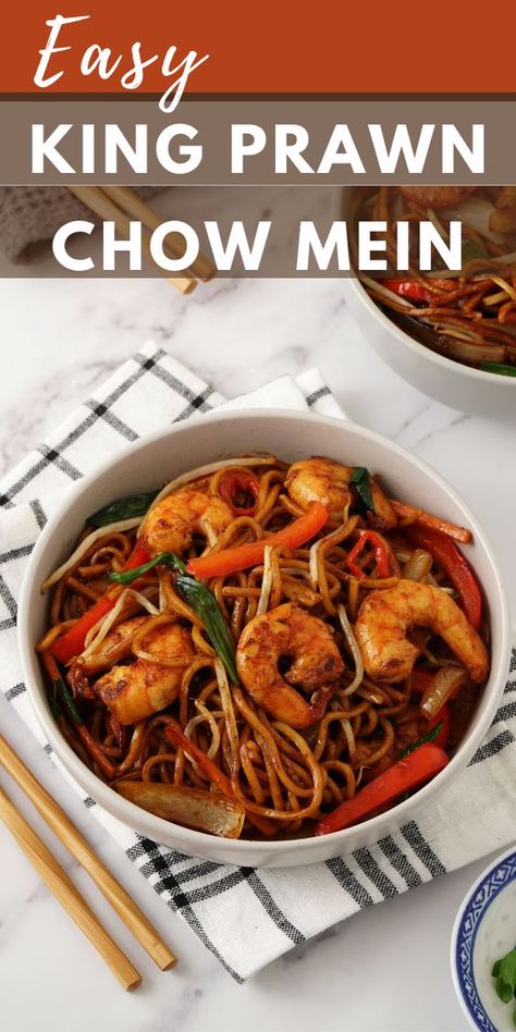 Chinese Prawn Recipes, Egg Noodle Stir Fry, Chow Mein Sauce, Prawn Noodle Recipes, Homemade Chow Mein, Easy Prawn Recipes, Prawn Sauce, Shrimp Chow Mein, Fresh Egg Noodles