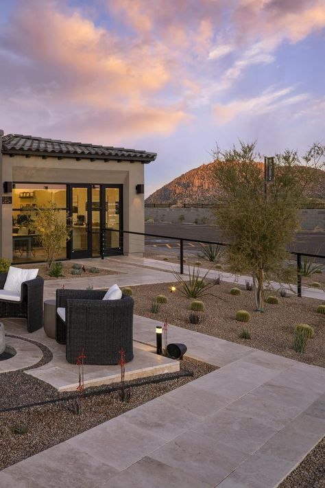 Backyard with sitting area stone walkways with mountain views in Scottsdale, Arizona. Arizona House Aesthetic, Arizona House Exterior, Toll Brothers Homes, Scottsdale Homes, 23 Bday, Arizona Aesthetic, Backyard Views, Arizona House, Toll Brothers