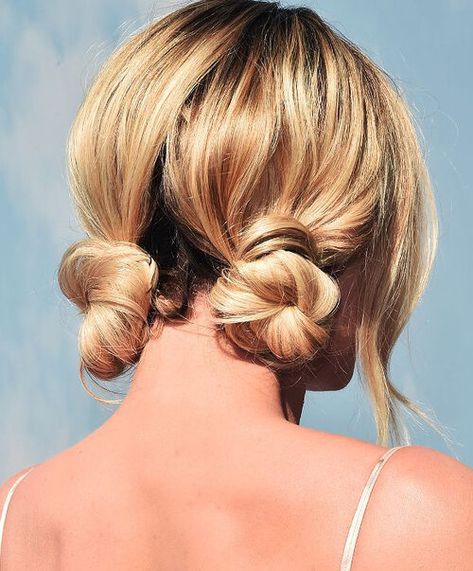 Bun For Short Hair, Balayage Blond, Short Hair Bun, Easy Bun Hairstyles, Peinados Fáciles Para Cabello Corto, Low Bun, Cute Hairstyles For Short Hair, Short Hair Updo, Short Haircut