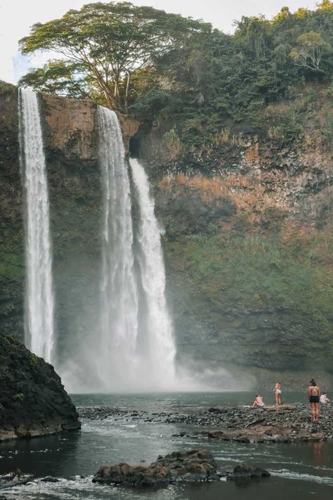 Wailua Falls Hike - Best Waterfall Hike on Kauai, Hawaii! #kauai #hawaii #kauaihawaii #hawaiiaesthetic Kauai Waterfalls, Hawaii Waterfalls, Hawaii Hikes, Kauai Travel, Waterfall Hike, Hawaii Kauai, Hawaii Pictures, Waterfall Trail, Waimea Canyon