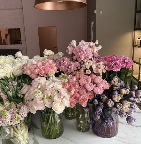 Flower Bouquets Aesthetic, Bouquets Aesthetic, Slow Dancing, Flowers Peonies, Luxury Flower Bouquets, Boquette Flowers, Aesthetic Kitchen, Aesthetic Flowers, Happy Birthday To Me