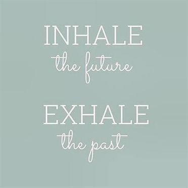 Bedtime Quotes, Frases Yoga, Headstand Yoga, Bedtime Yoga, Yoga Inspiration Quotes, Yoga Decor, Inspiring Photography, Relaxing Yoga, Power Yoga