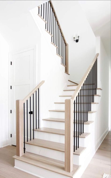 Natural Stair Railing, Coastal Farmhouse Stair Railing, Wood Stairs Remodel, White Oak Railing Black Spindles, Natural Oak Staircase, Modern Wood Banister, Modern Coastal Staircase, White Oak Railing, Modern Farmhouse Banister