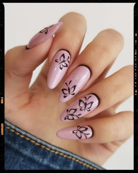 Almond Nails - Pink Nails - Summer Nails Pink Nails With Butterflies, Butterfly Pink Nails, Pink Nails Butterfly, Barbie Pink Nails, Barbie 2023, Butterfly Drawing, Butterfly Nail, Pink Nails, Nail Ideas